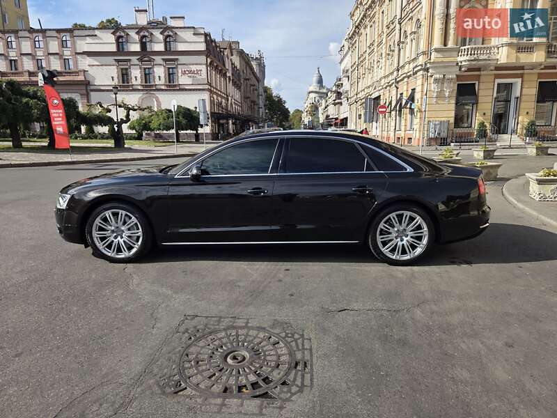 Седан Audi A8 2013 в Одессе