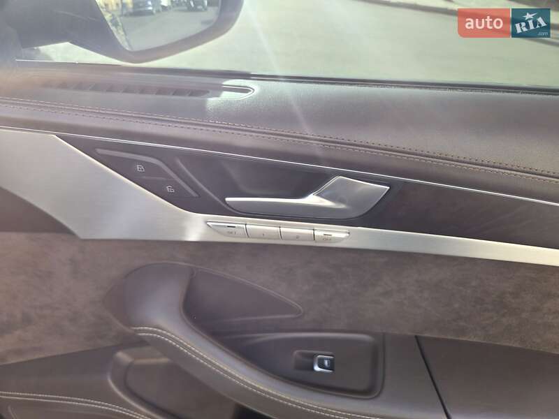 Седан Audi A8 2013 в Одессе