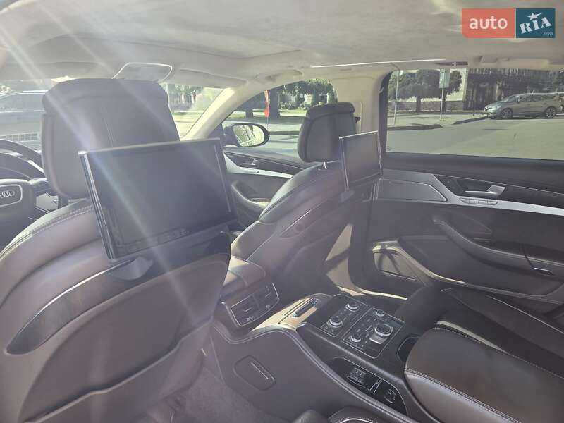 Седан Audi A8 2013 в Одессе