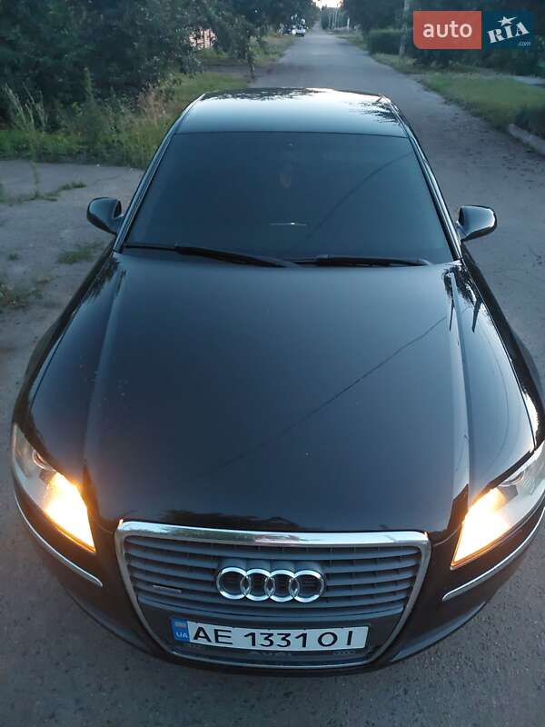 Седан Audi A8 2007 в П'ятихатках