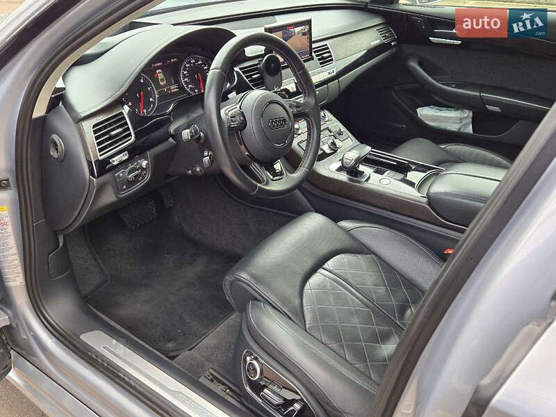 Седан Audi A8 2017 в Киеве
