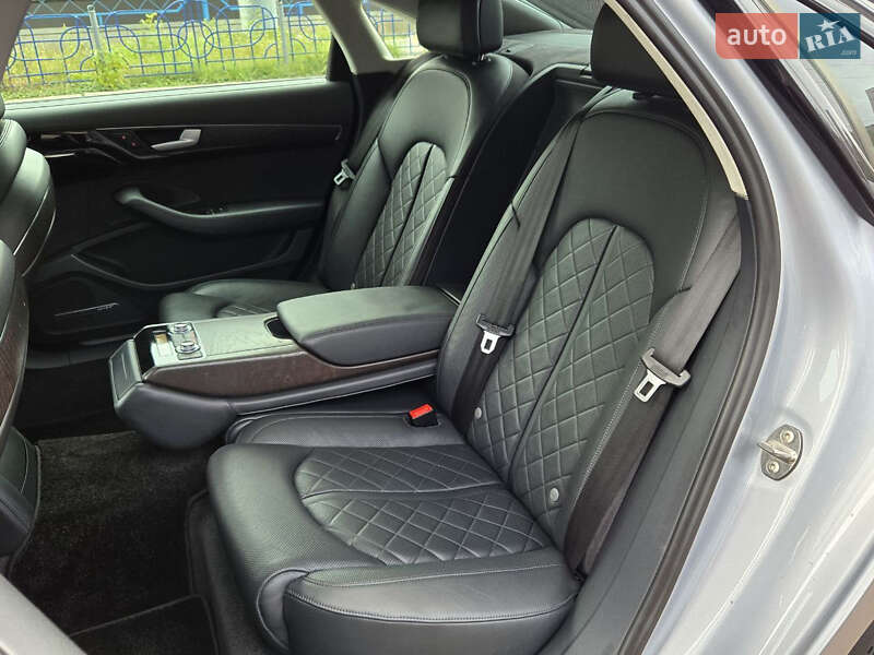 Седан Audi A8 2017 в Киеве