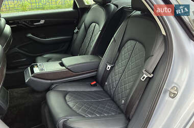 Седан Audi A8 2017 в 