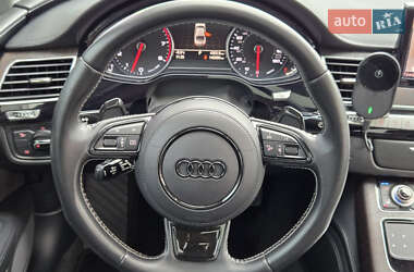 Седан Audi A8 2017 в 