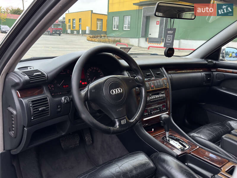 Седан Audi A8 1994 в Одессе