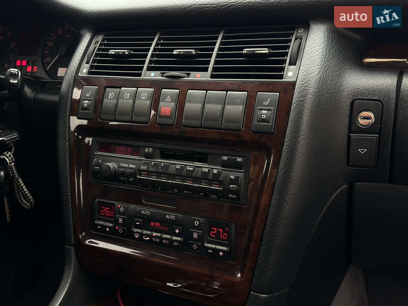 Седан Audi A8 1994 в Одессе