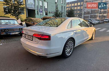 Седан Audi A8 2016 в 