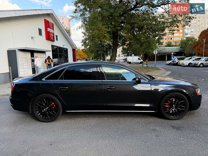 Седан Audi A8 2014 в Мукачево