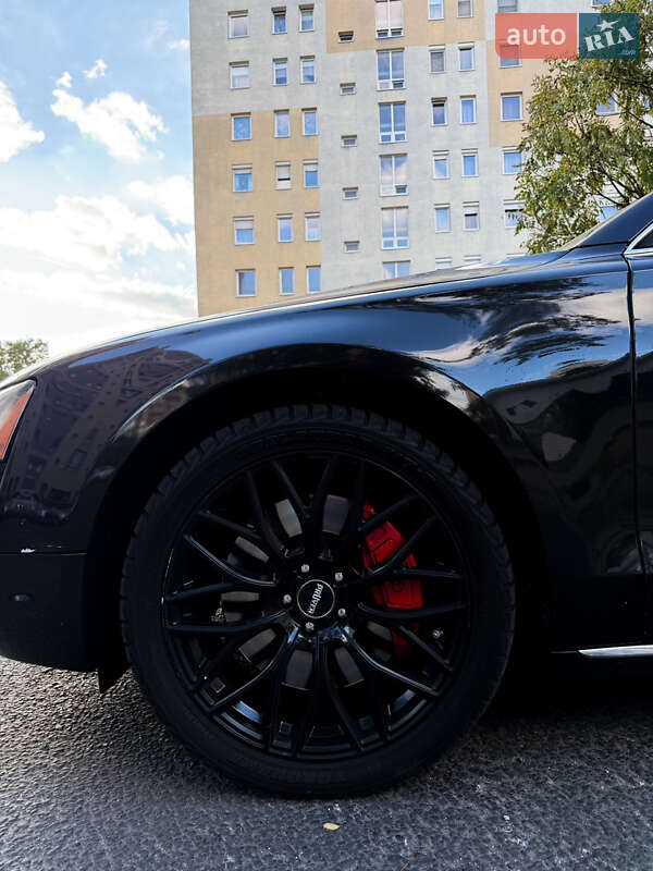 Седан Audi A8 2014 в Мукачево