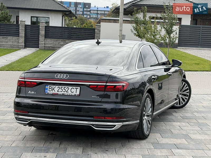 Седан Audi A8 2018 в Ровно