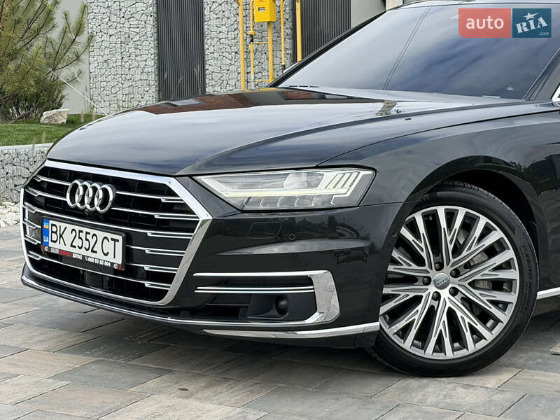 Седан Audi A8 2018 в Ровно