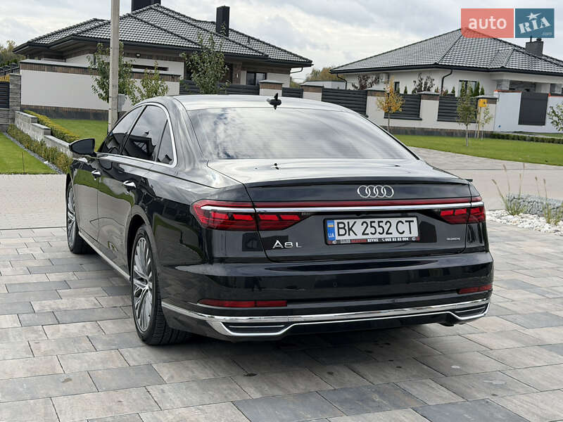 Седан Audi A8 2018 в Ровно