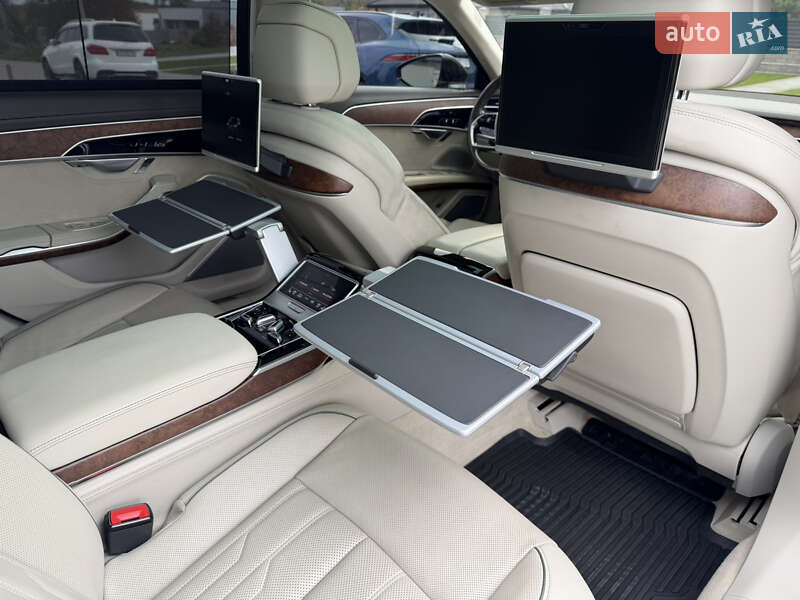 Седан Audi A8 2018 в Ровно