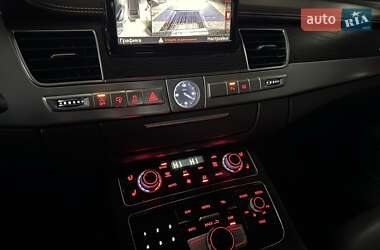 Седан Audi A8 2012 в 