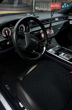 Седан Audi A8 2018 в 