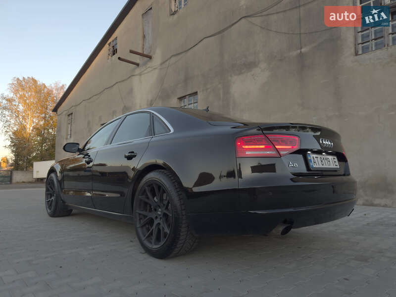 Седан Audi A8 2012 в Черновцах