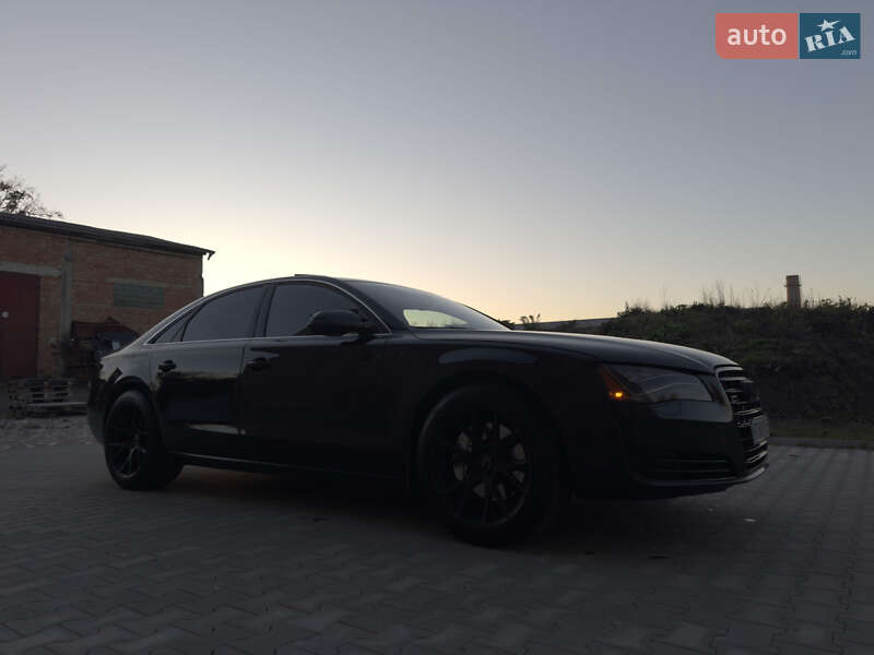 Седан Audi A8 2012 в Черновцах