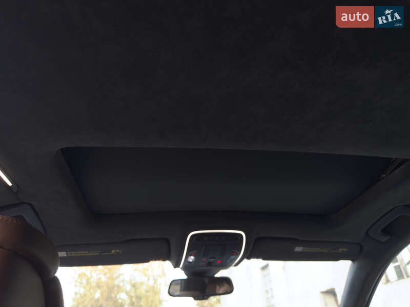 Седан Audi A8 2012 в Черновцах