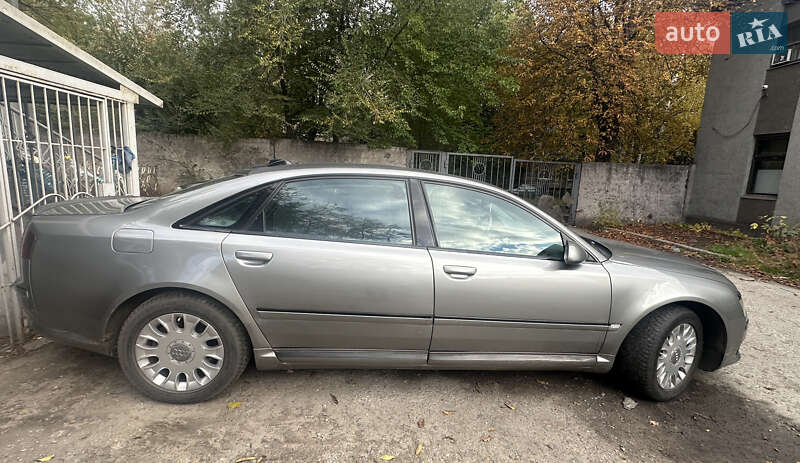 Седан Audi A8 2004 в Кривому Розі