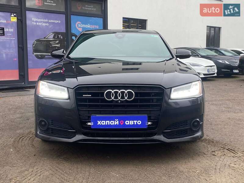 Седан Audi A8 2017 в Вінниці