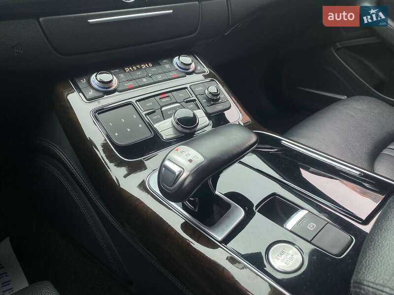 Седан Audi A8 2017 в Вінниці
