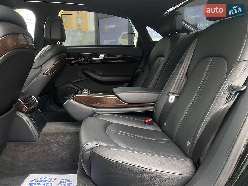 Седан Audi A8 2017 в Вінниці