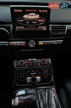 Седан Audi A8 2012 в Харкові