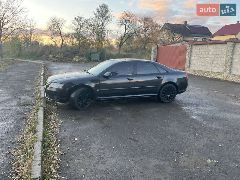 Седан Audi A8 2003 в Золочеве