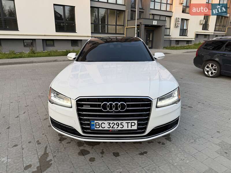Седан Audi A8 2015 в Львове