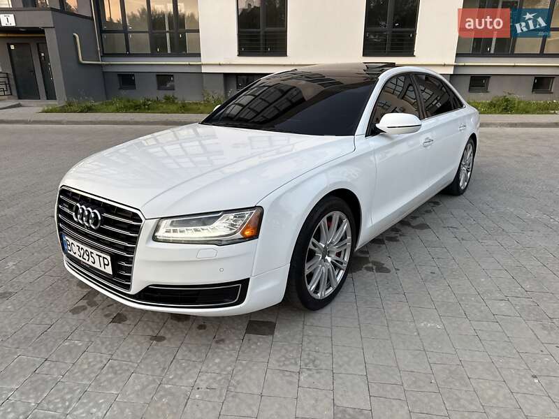 Седан Audi A8 2015 в Львове