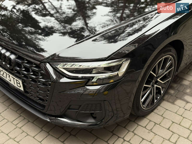 Седан Audi A8 2021 в Києві
