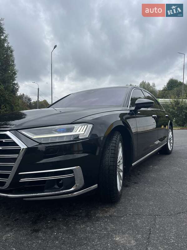 Седан Audi A8 2018 в Хмельницькому