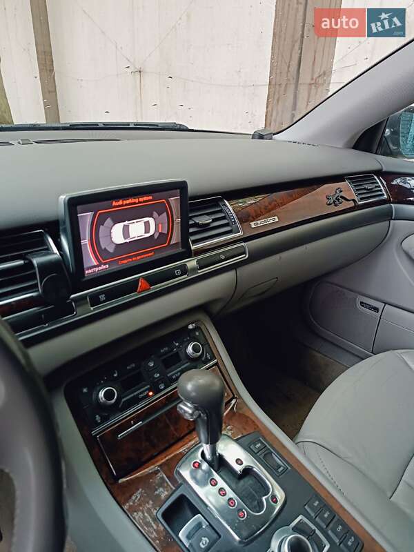 Седан Audi A8 2003 в Буче