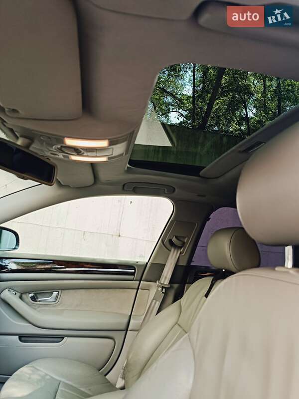 Седан Audi A8 2003 в Буче