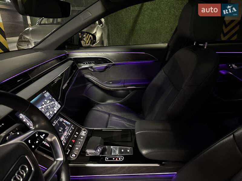 Седан Audi A8 2021 в Києві