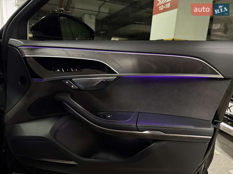 Седан Audi A8 2021 в Києві