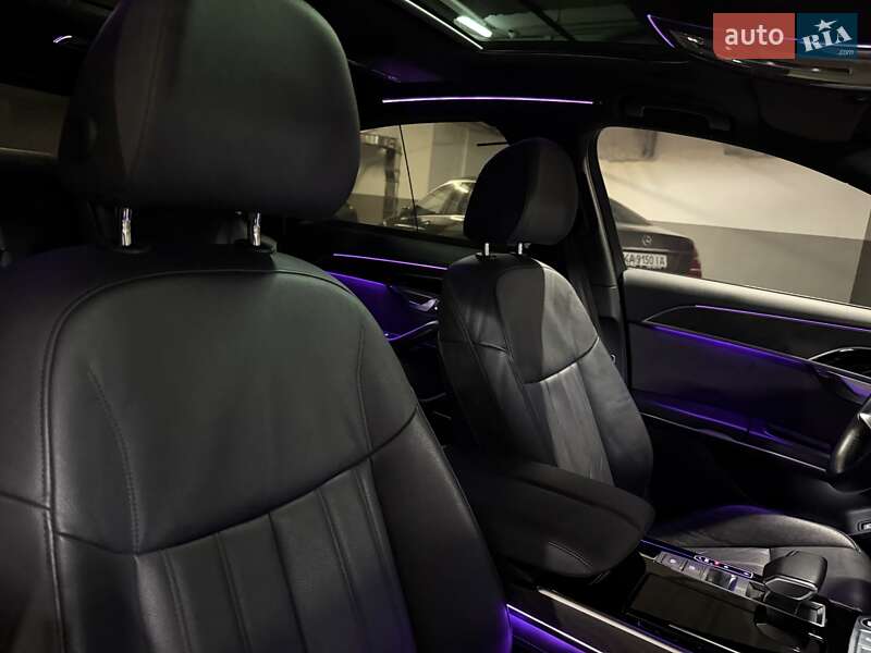 Седан Audi A8 2021 в Києві