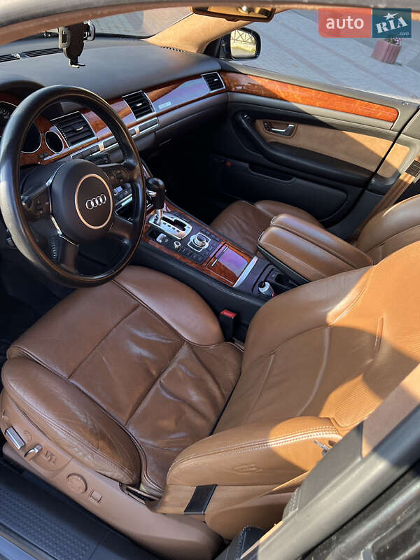 Седан Audi A8 2004 в Хмельницком