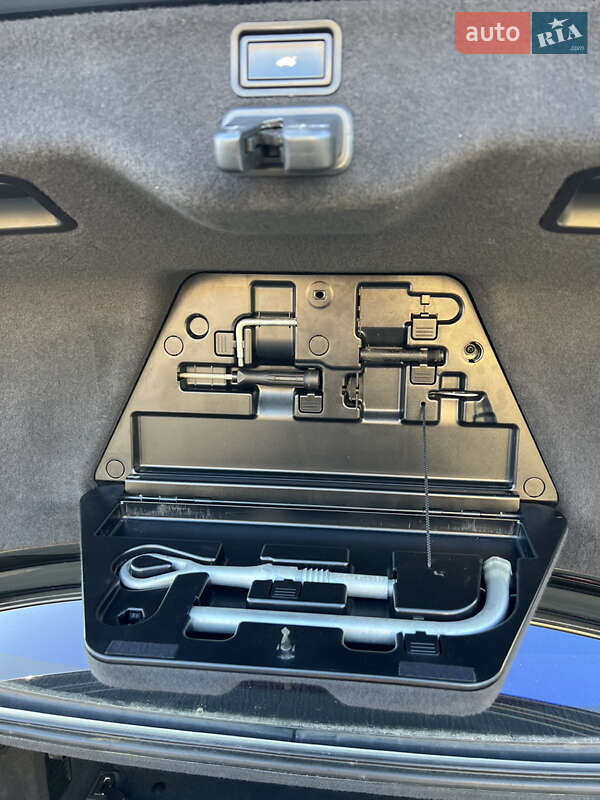 Седан Audi A8 2004 в Хмельницком