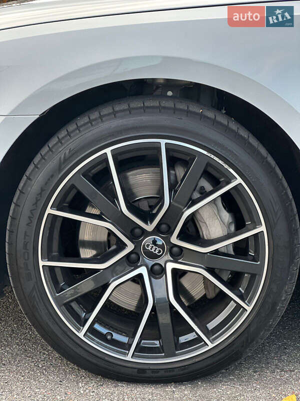 Седан Audi A8 2020 в Киеве