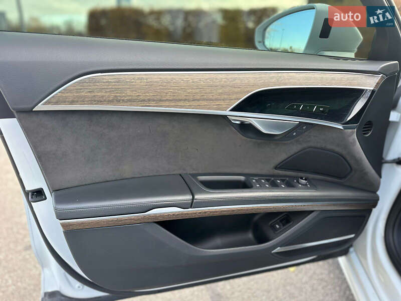 Седан Audi A8 2020 в Киеве