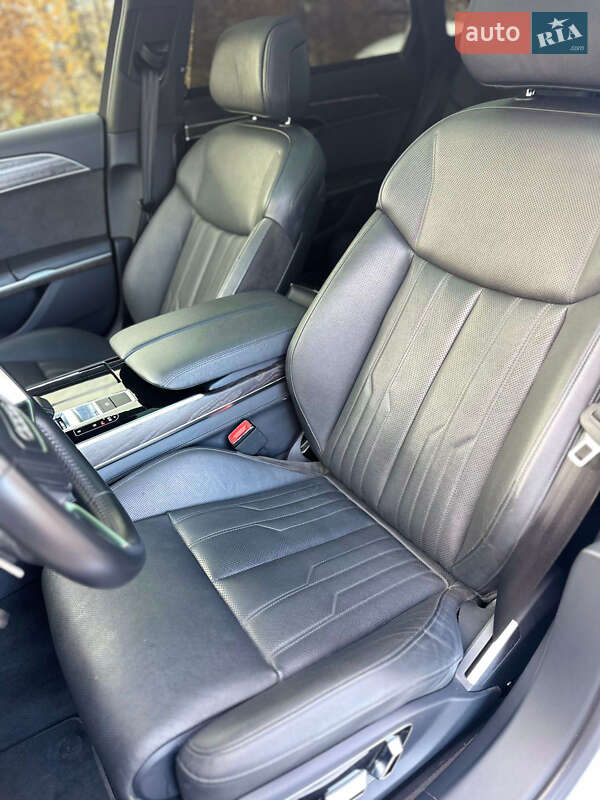 Седан Audi A8 2020 в Киеве