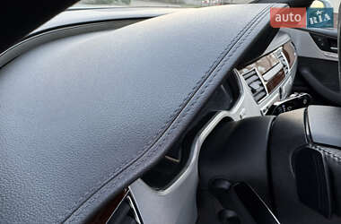 Седан Audi A8 2013 в Києві