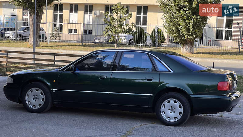 Седан Audi A8 1997 в Києві