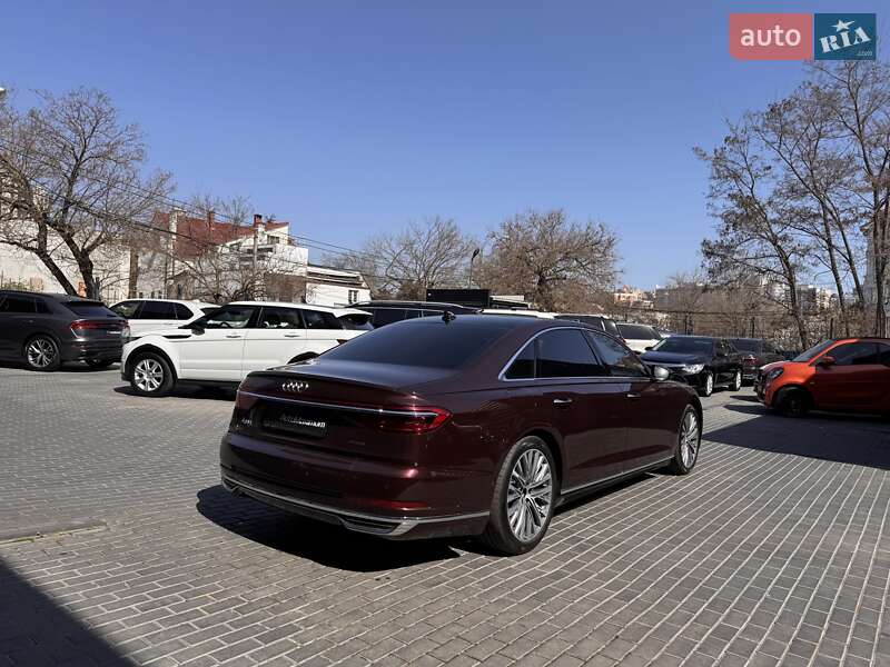 Седан Audi A8 2019 в Одесі