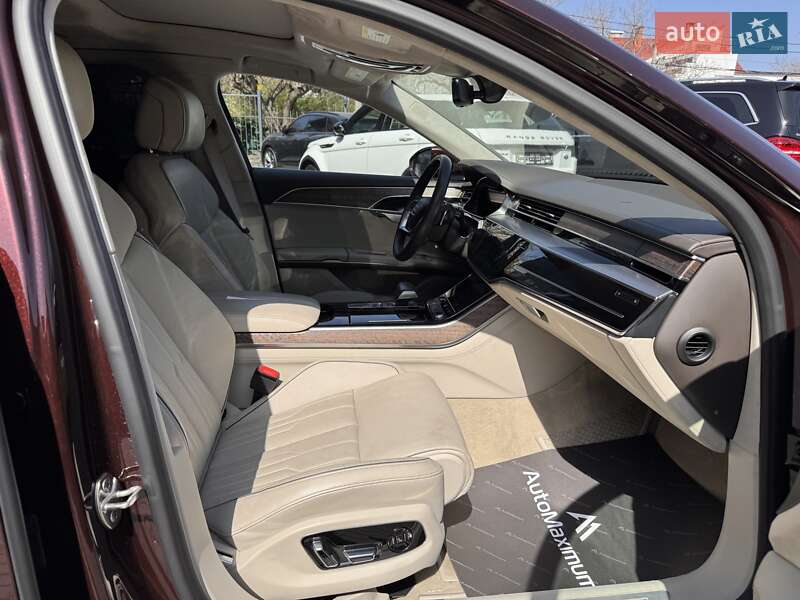 Седан Audi A8 2019 в Одесі