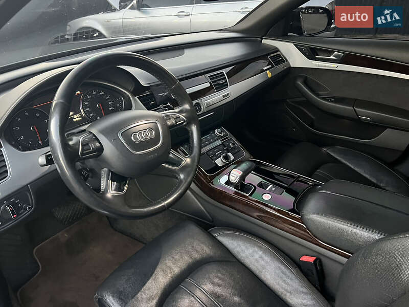 Седан Audi A8 2013 в Одессе