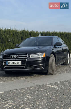 Седан Audi A8 2014 в Дніпрі