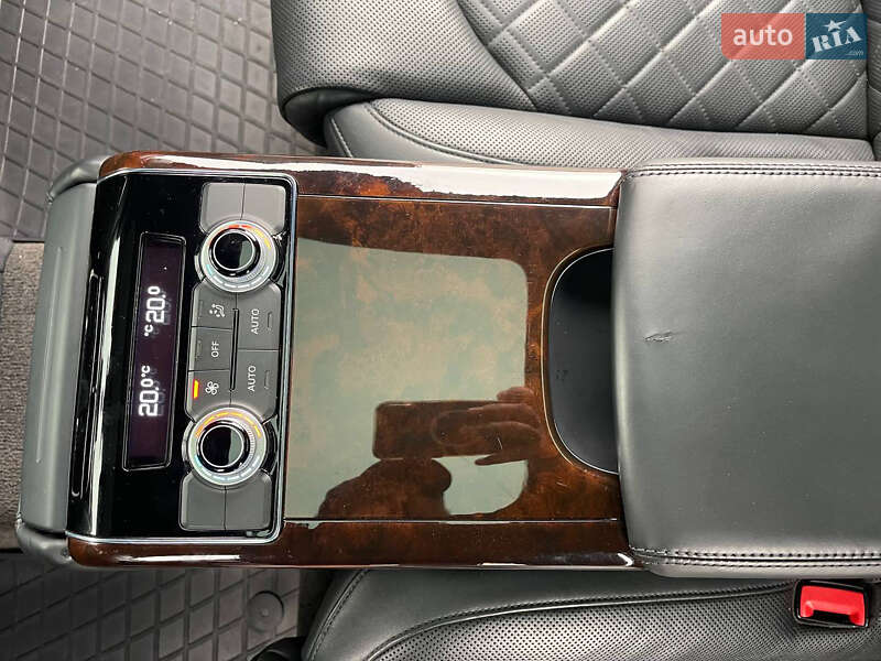 Седан Audi A8 2015 в Киеве