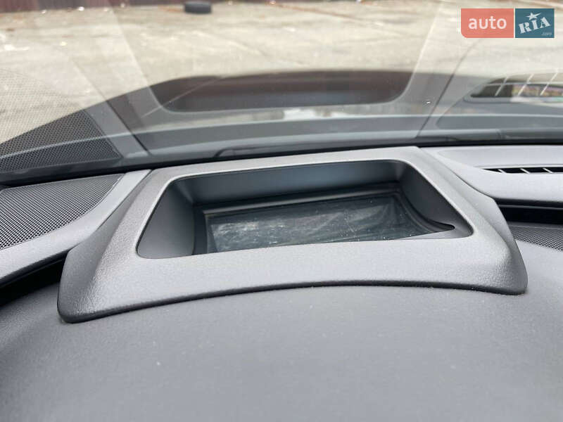 Седан Audi A8 2015 в Киеве